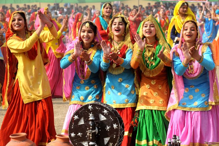 traditional dress of punjab,punjabi traditional dress female,punjabi traditional dress images,punjabi culture dress,cultural national dress of pakistan,culture punjabi traditional dress female,pakistani punjabi traditional dress male,